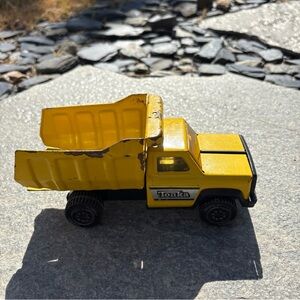 Vintage 8" Tonka Metal Yellow Dump Truck Pressed Steel, Made in USA